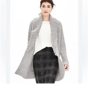 Banana Republic women’s Italian Wool
Alpaca Blend Cardigan Open Sweater Small